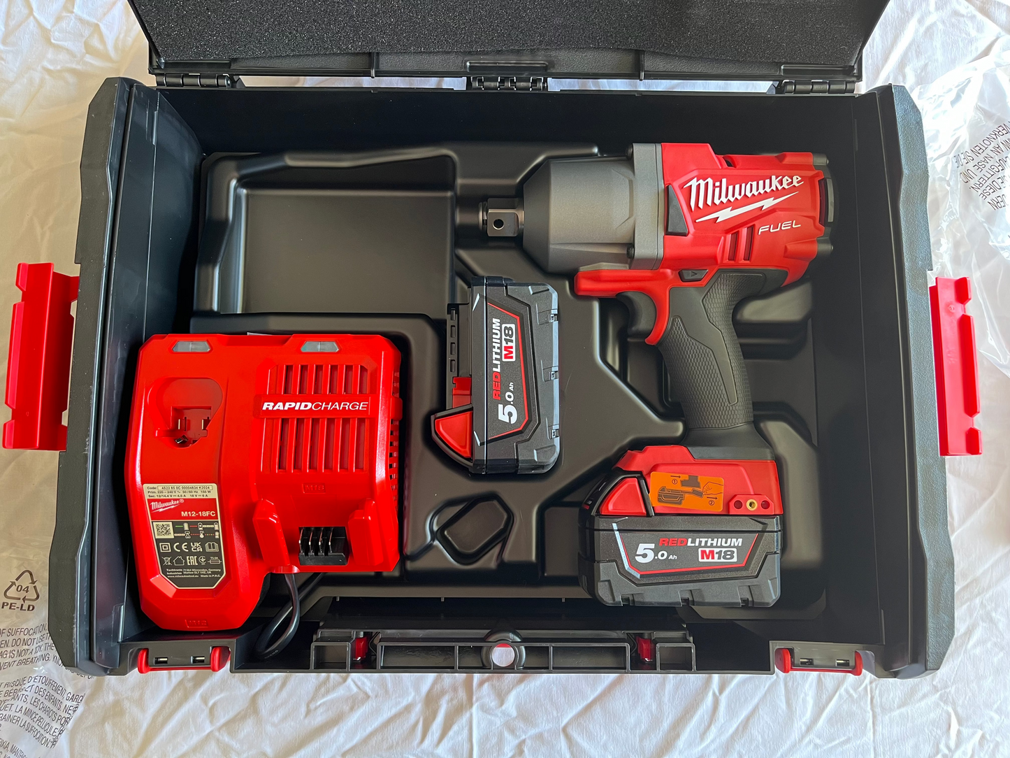 Kit Avvitatore ad impulsi a batteria M18 + 2 batterie ricaricabili M18 + Caricabatterie M12/M18 cod M18 ONEFHIWF34 Milwaukee