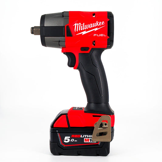 Avvitatore ad impulsi a batteria M18 cod. M18 FMTIW2F12-502X con 2 batterie M18 5.0ah e caricabatterie rapido M12/M18 Milwaukee